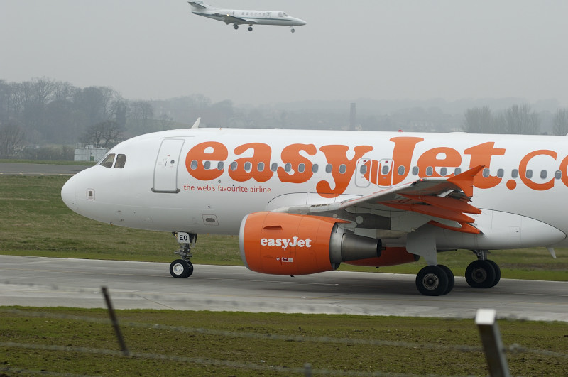 easyJet se podobně jako ČSA rozhodl pro Airbusy, které postupně nahrazují Boeingy v jejich flotile